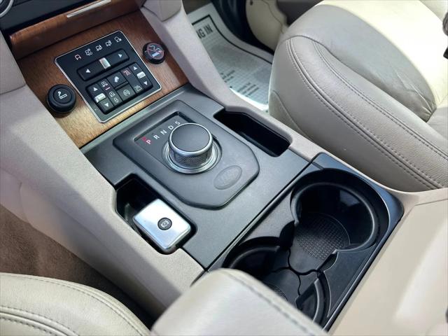 2015 Land Rover LR4 LUX