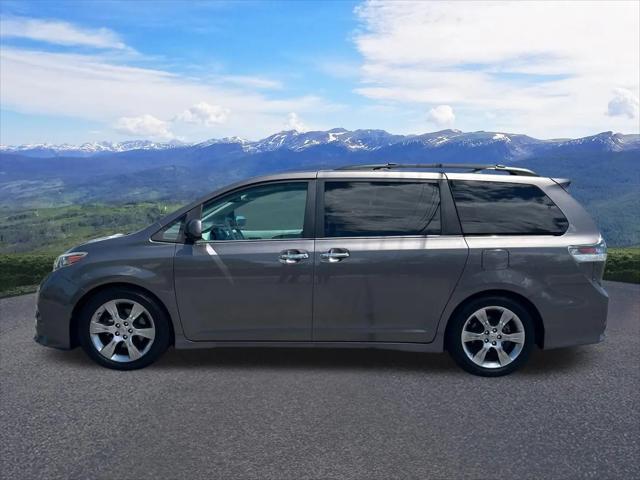 2013 Toyota Sienna SE 8 Passenger