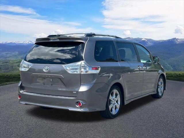 2013 Toyota Sienna SE 8 Passenger