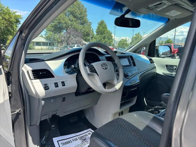 2013 Toyota Sienna SE 8 Passenger
