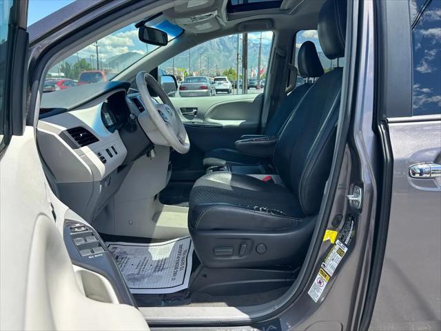 2013 Toyota Sienna SE 8 Passenger