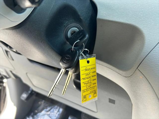 2013 Toyota Sienna SE 8 Passenger