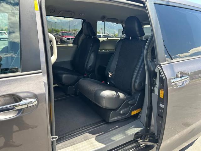 2013 Toyota Sienna SE 8 Passenger
