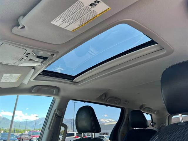 2013 Toyota Sienna SE 8 Passenger