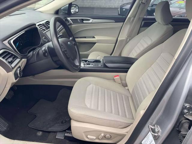 2020 Ford Fusion SE