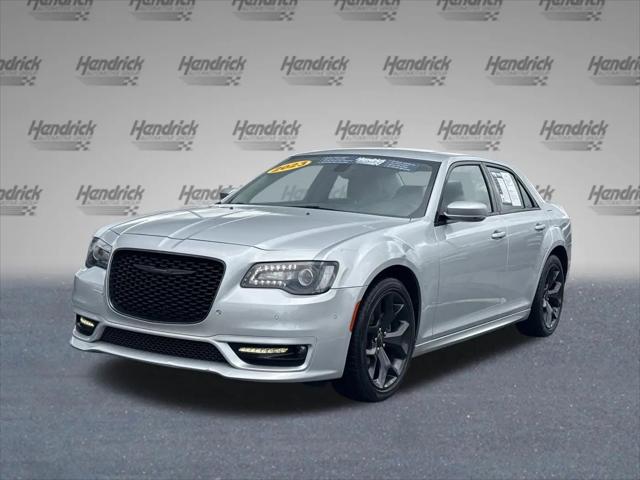 2023 Chrysler 300 Touring L