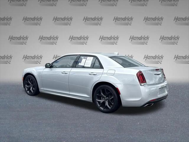 2023 Chrysler 300 Touring L