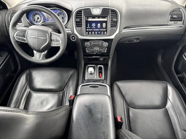 2023 Chrysler 300 Touring L