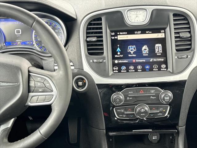 2023 Chrysler 300 Touring L