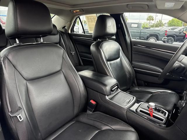 2023 Chrysler 300 Touring L