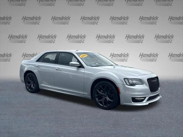 2023 Chrysler 300 Touring L