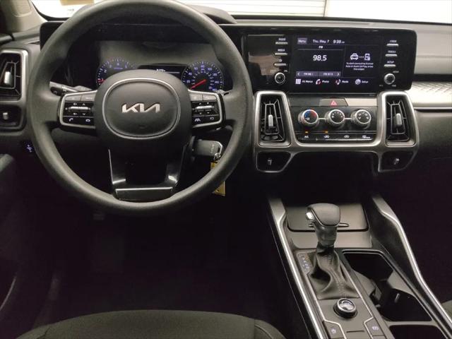 2022 Kia Sorento LX