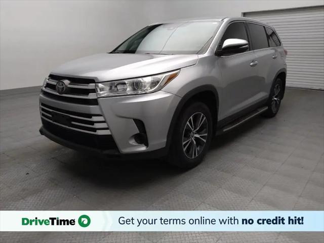 2019 Toyota Highlander LE for sale in Tulsa, OK