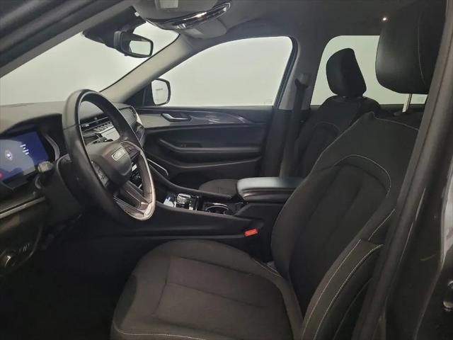 2022 Jeep Grand Cherokee L Laredo 4x4