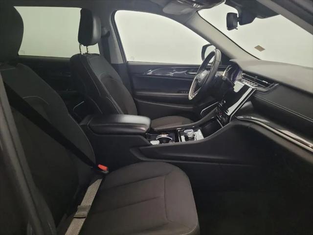 2022 Jeep Grand Cherokee L Laredo 4x4