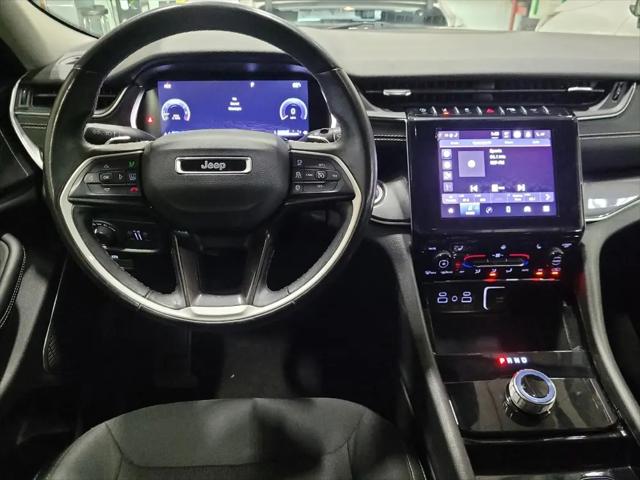 2022 Jeep Grand Cherokee L Laredo 4x4