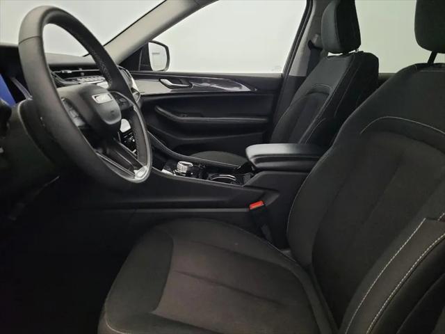 2023 Jeep Grand Cherokee Laredo 4x4