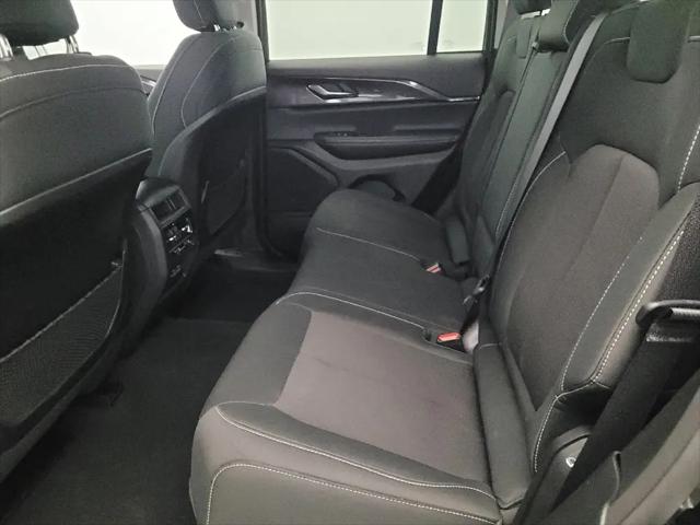 2023 Jeep Grand Cherokee Laredo 4x4