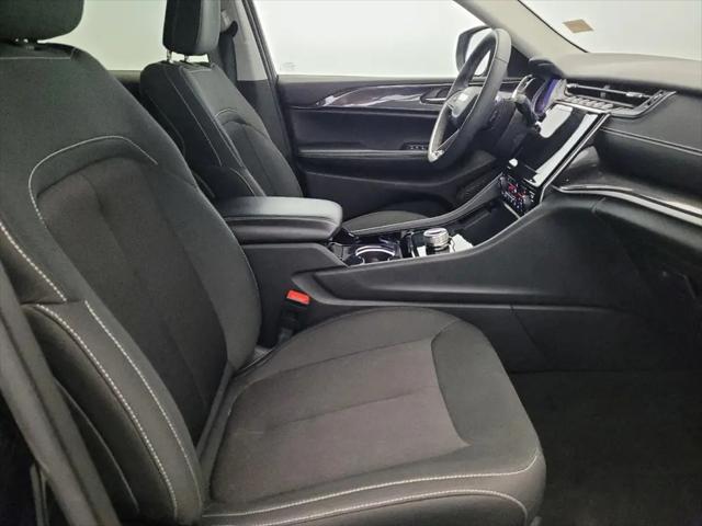 2023 Jeep Grand Cherokee Laredo 4x4