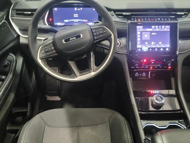 2023 Jeep Grand Cherokee Laredo 4x4