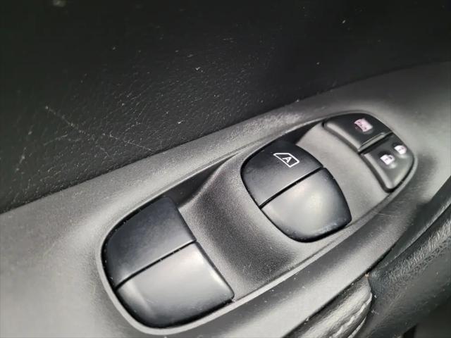 2022 Nissan Rogue Sport SV FWD Xtronic CVT