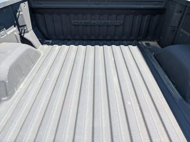 2023 GMC Sierra 1500 4WD Crew Cab Short Box Denali