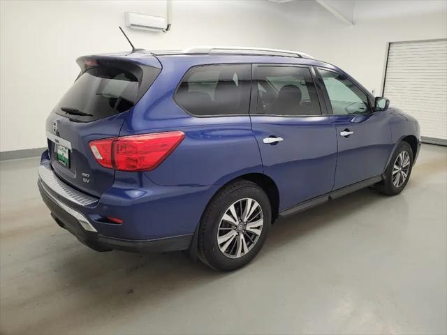 2017 Nissan Pathfinder SV