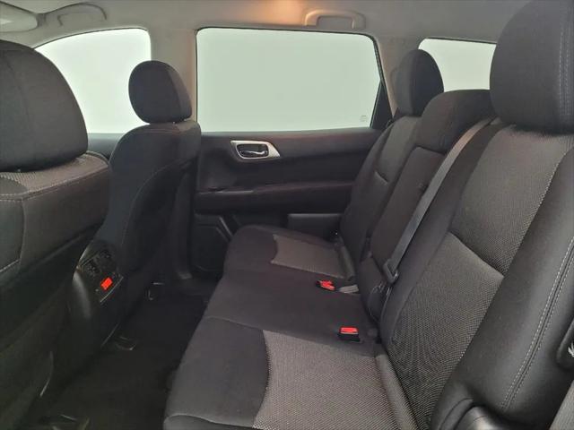 2017 Nissan Pathfinder SV