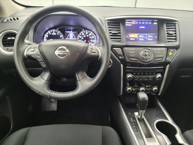 2017 Nissan Pathfinder SV