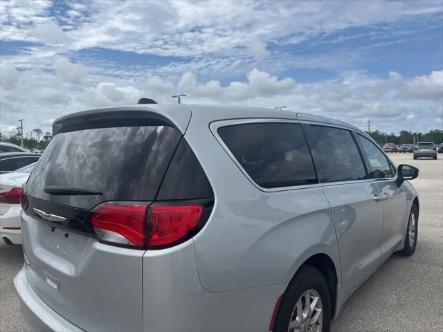 2024 Chrysler Voyager LX