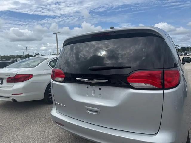 2024 Chrysler Voyager LX