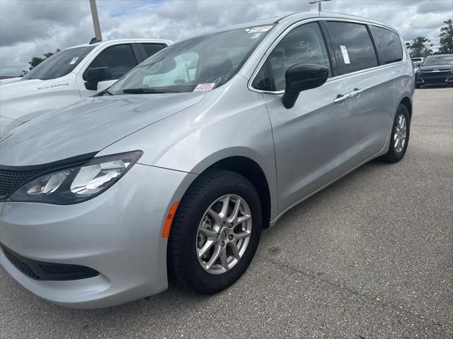2024 Chrysler Voyager LX