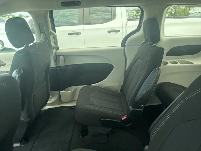 2024 Chrysler Voyager LX