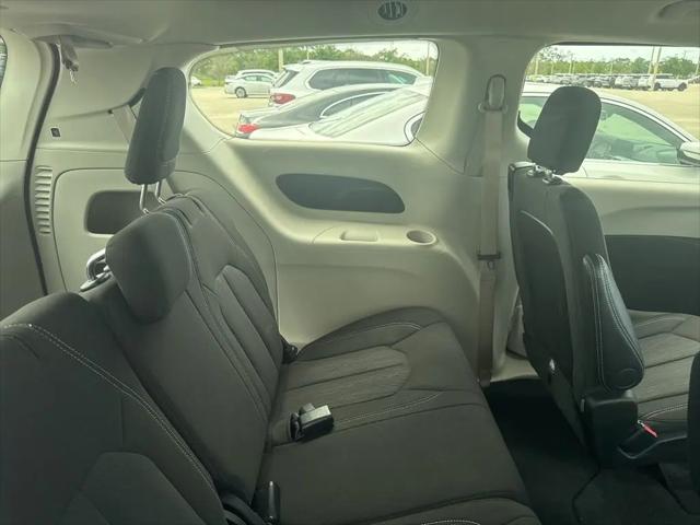 2024 Chrysler Voyager LX
