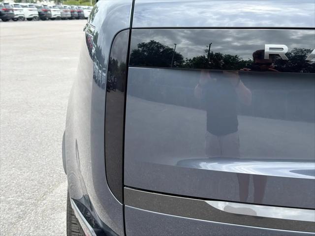 2026 Land Rover Range Rover P530 SE