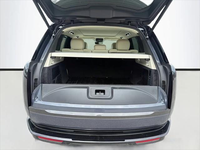 2026 Land Rover Range Rover P530 SE