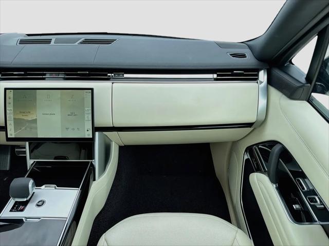 2026 Land Rover Range Rover P530 SE