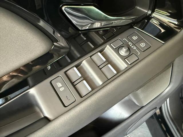 2026 Land Rover Range Rover Evoque Hoxton Edition