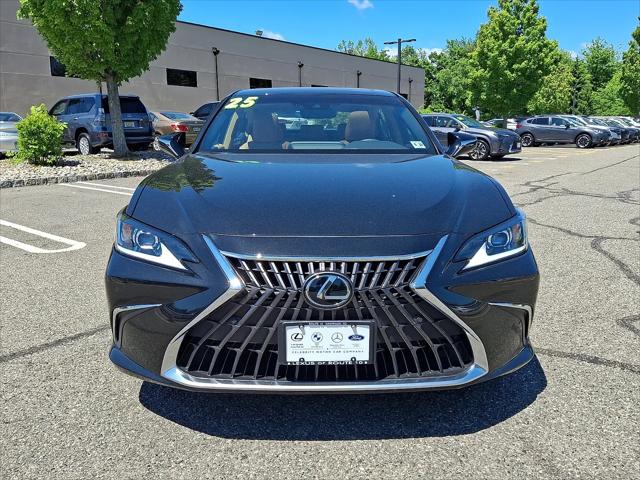 2025 Lexus ES 300h ES 300h