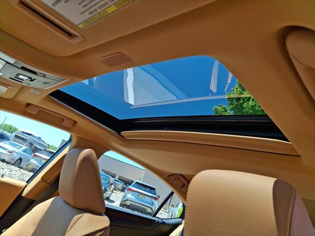 2025 Lexus ES 300h ES 300h