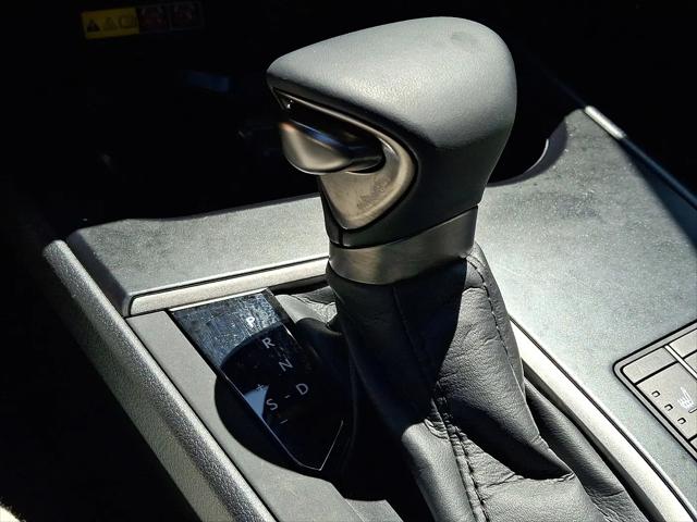 2024 Lexus UX 250h Premium