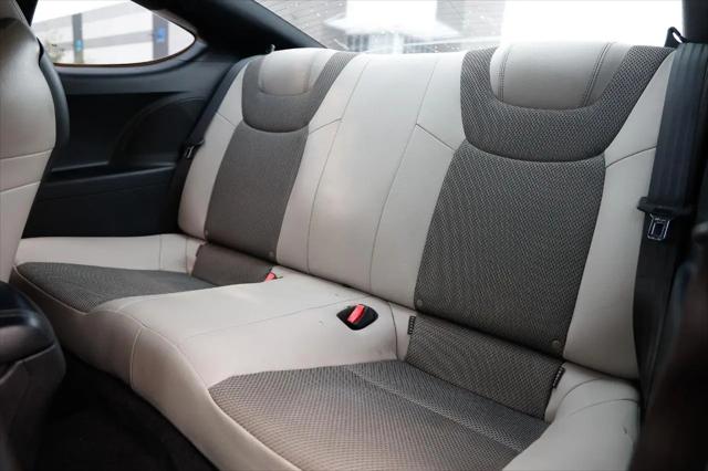 2013 Hyundai Genesis Coupe 2.0T Premium