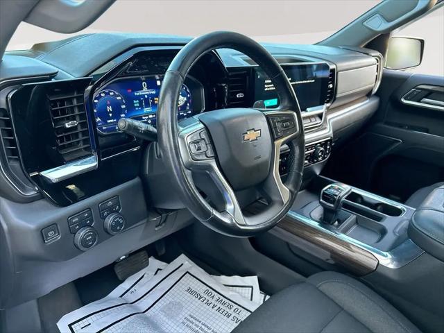 2022 Chevrolet Silverado 1500 4WD Crew Cab Standard Bed LT