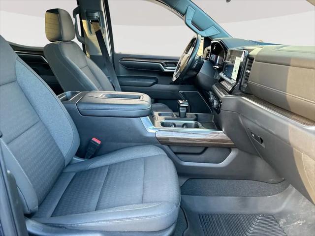 2022 Chevrolet Silverado 1500 4WD Crew Cab Standard Bed LT