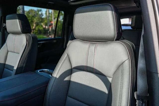 2026 Chevrolet Suburban RST, 4WD