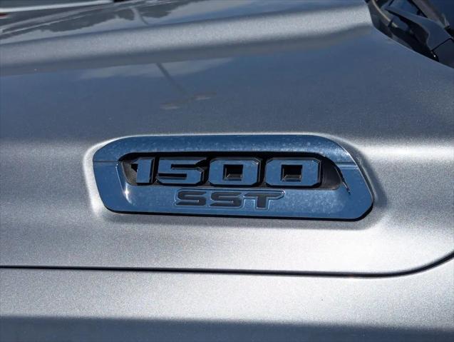 2025 Ram 1500 Laramie Crew Cab 4x4 5'7" Box