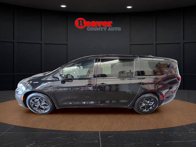 2023 Chrysler Pacifica Hybrid Touring L 2023 Chrysler Pacifica Hybrid Touring L