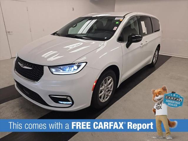 2024 Chrysler Pacifica Touring