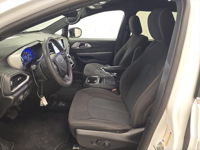 2024 Chrysler Pacifica Touring