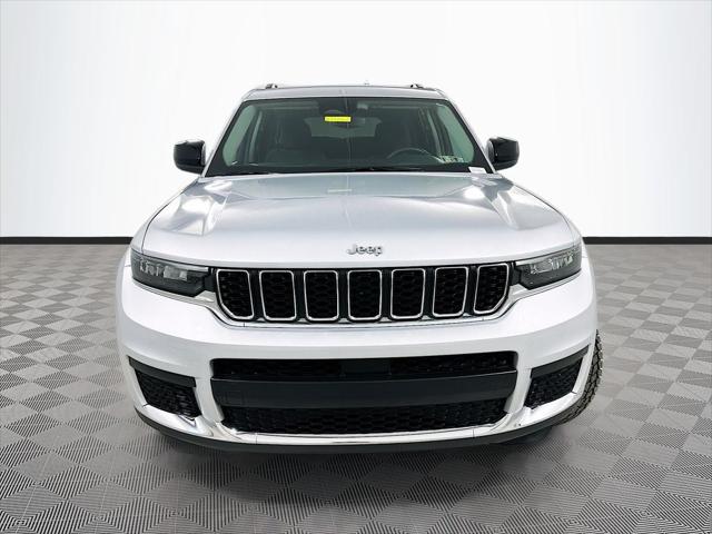 2023 Jeep Grand Cherokee L Laredo 4x4 2023 Jeep Grand Cherokee L Laredo 4x4